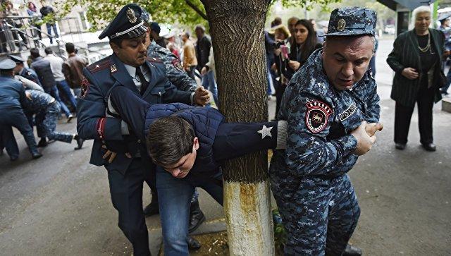 پولیس سرت موداخیلهیه باشلادی: پاشینیان ساخلانیلدی - جانلی