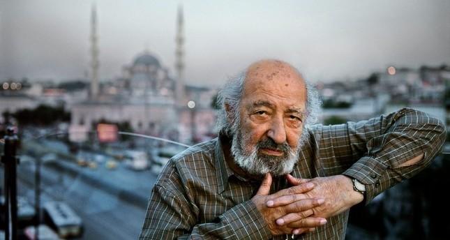 Legendary photographer loses battle for life at 90