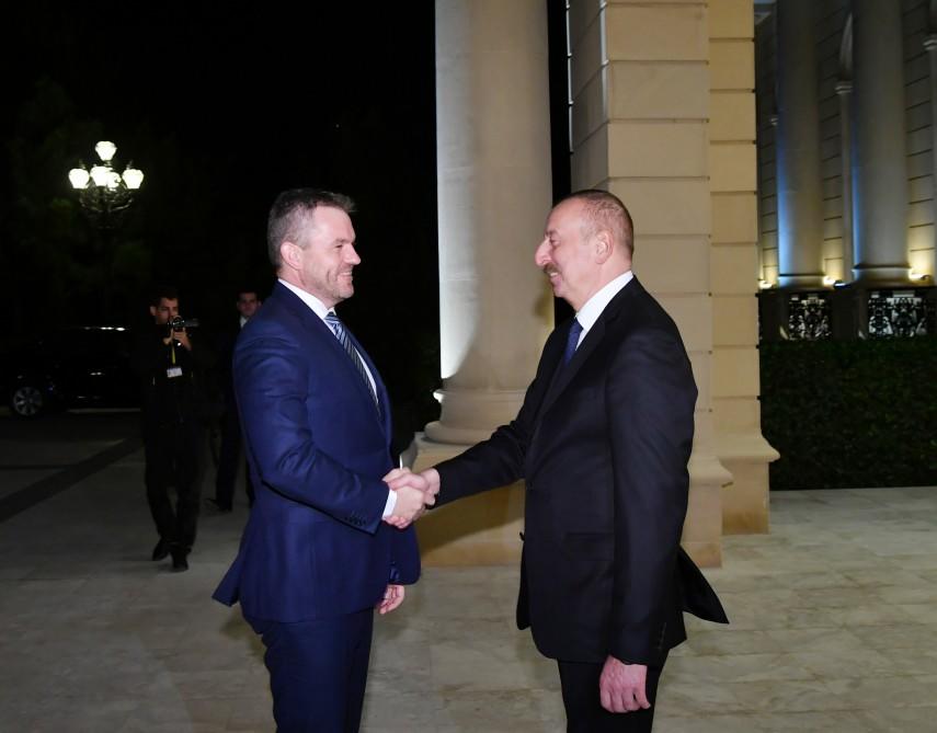 İlham Əliyev Slovakiyanın baş naziri ilə görüşdü - Foto