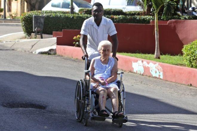 Cuba pulls doctors out of Brazil amid row