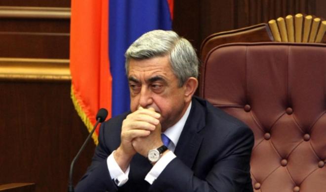 Əliyevin məktubu oxunanda Sərkisyan başını aşağı saldı...