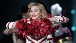 Madonna ən böyük pulsuz konsertini verdi - Video