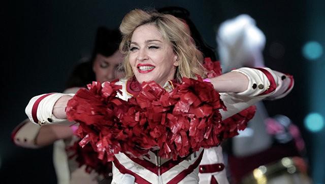 Madonna ən böyük pulsuz konsertini verdi - Video