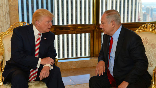 Трамп не пожал руку Нетаньяху - Видео