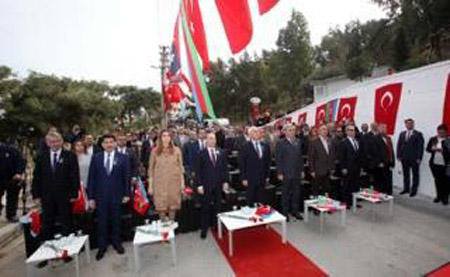 Izmir marks Republic Day with celebratory procession -