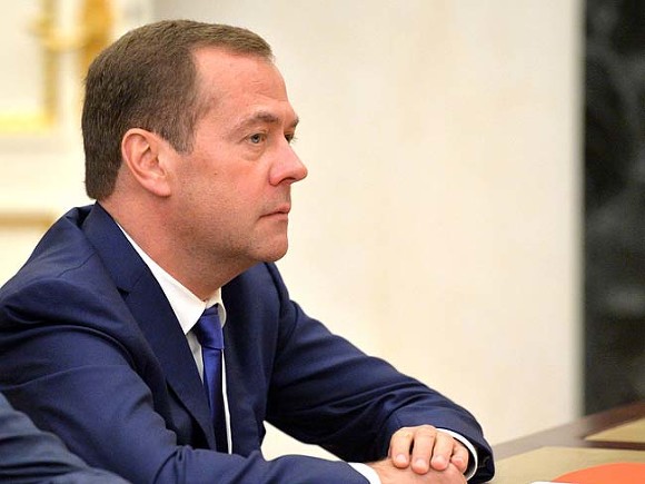 Медведев пригрозил Эстонии