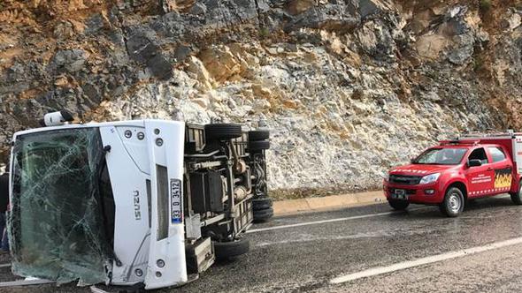 Polis avtobusu aşdı: Ölən və yaralananlar var
