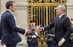 Разговор Макрона и Путина: Деэскалация напряженности...