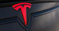 Tesla сократила выпуск электромобилей