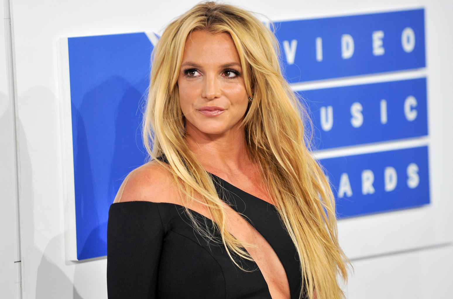 Britney fans raging comeback song with John leaked online