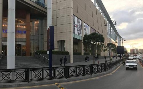 “Gənclik Mall” hasara alındı - Fotolar