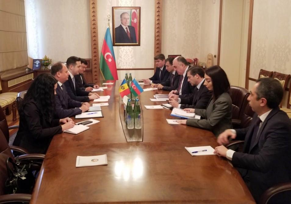 Azerbaijani, Moldovan FMs meet in Baku