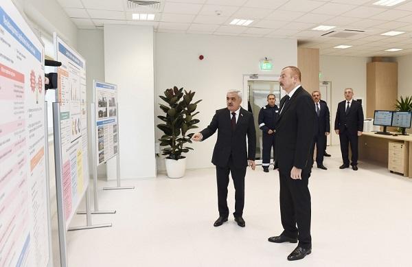İlham Əliyev yeni məntəqənin açılışında -