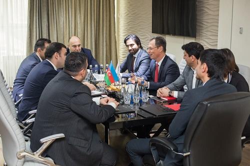 “Bakcell” və “Premium Bank” arasında memorandum