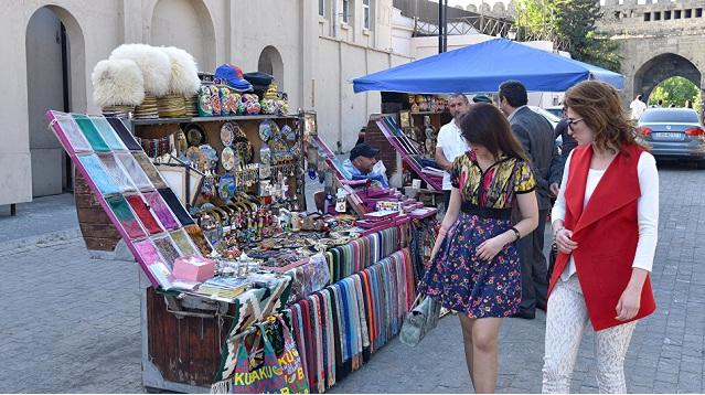 Azərbaycana gələn turistlərin sayı niyə azaldı?