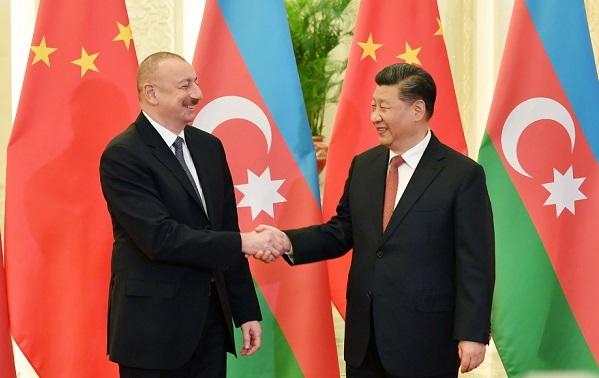 Ильхам Алиев поздравил Си Цзиньпиня