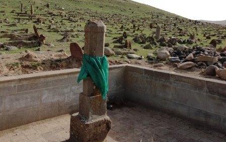 قبرستان تاریخی «پینه شلوار» تبریز در آستانه نابودی کامل-ویدئو