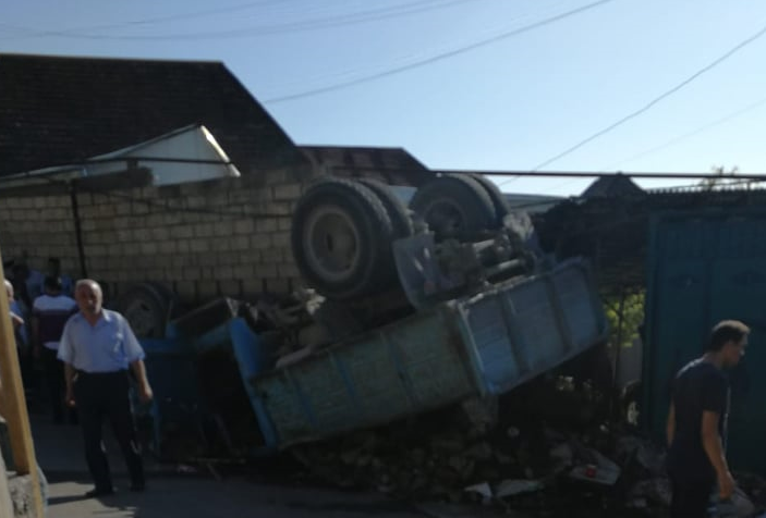 Şəkidə daha bir qəza: 2 uşaq xəsarət aldı - Foto