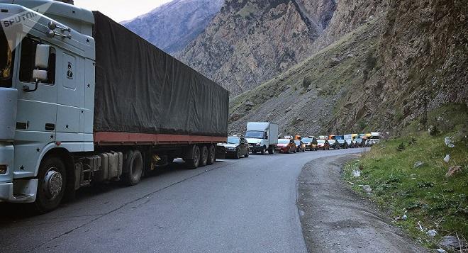 5000 cars from Russia want to cross to Georgia