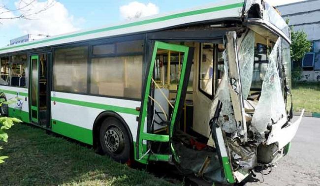 At least 8 dead, 35 injured in bus crash in Türkiye