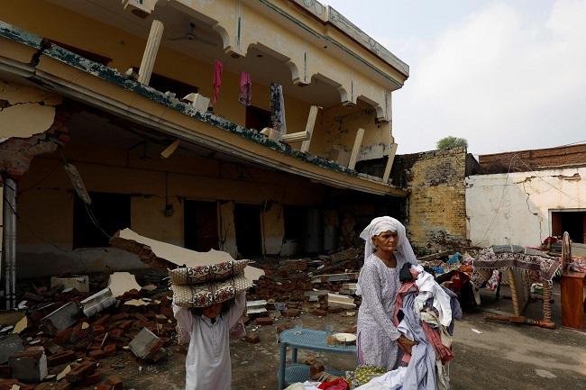 پاکستاندا گوجلو زلزله اولدو