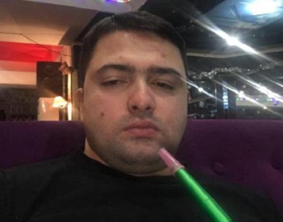 50 minə görə baltalanan azərbaycanlı gənc öldü - Video 50 minə görə baltalanan azərbaycanlı gənc öldü - Video