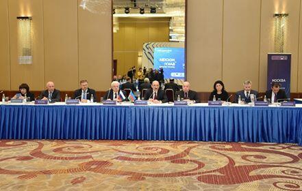"Hilton" hotelində dəyirmi masa - Foto
