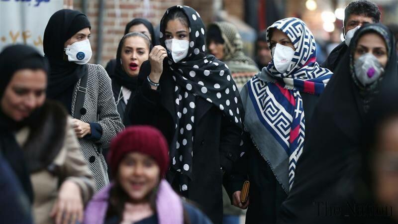 İranda qadınlar baş örtüklərini yandırır - Video