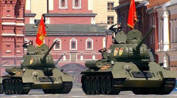 В Москве проходит военный парад - Прямой эфир