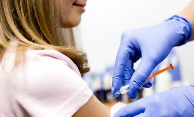 Azerbaijan shares vaccinated people against COVID-19