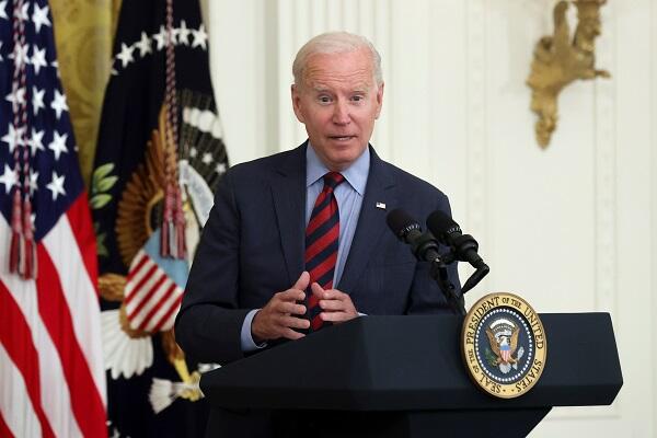 Biden signed $ 40 billion in aid to Ukraine