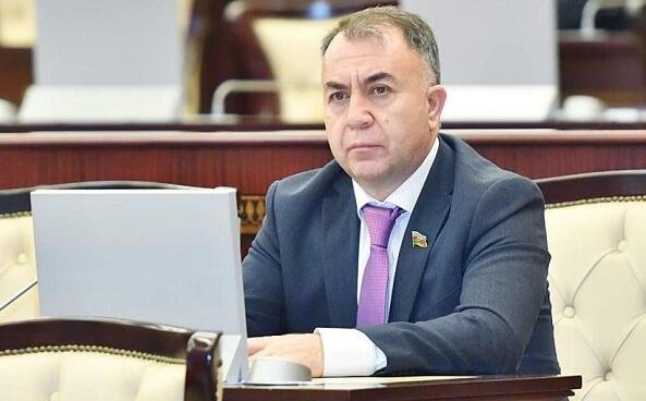 Sadiq Qurbanov bu dövlət xadimindən yazdı