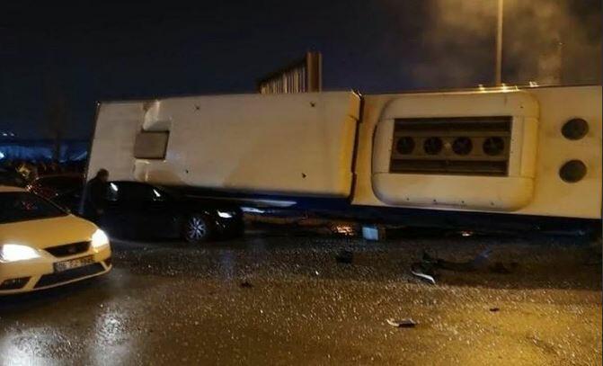 Berlində iki avtobus qəzaya uğradı: 12 yaralı