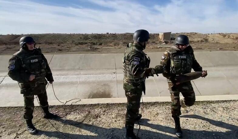 Samur-Abşeron kanalında tank və top mərmiləri tapıldı - Video