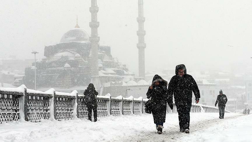 İstanbulda məktəblər bağlandı