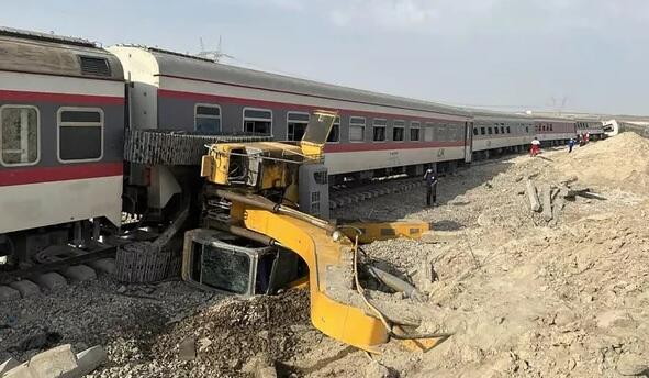 Meksikada qatarla avtobus toqquşdu: 9 ölü