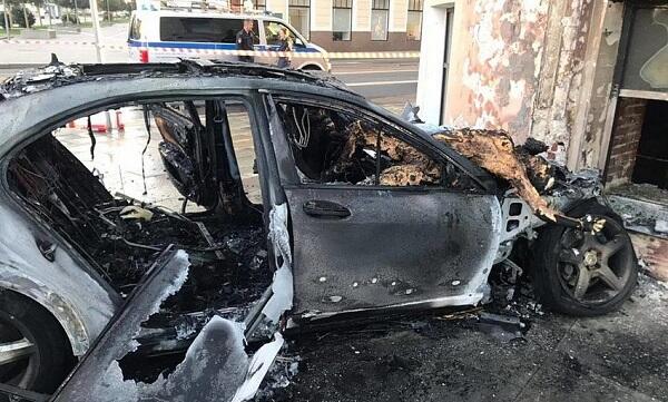 Rusiyada beş nəfər avtomobildə yanaraq öldü