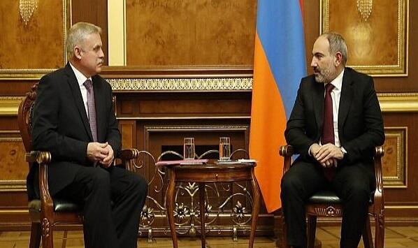 Pashinyan meets with Stanislav Zas in Yerevan