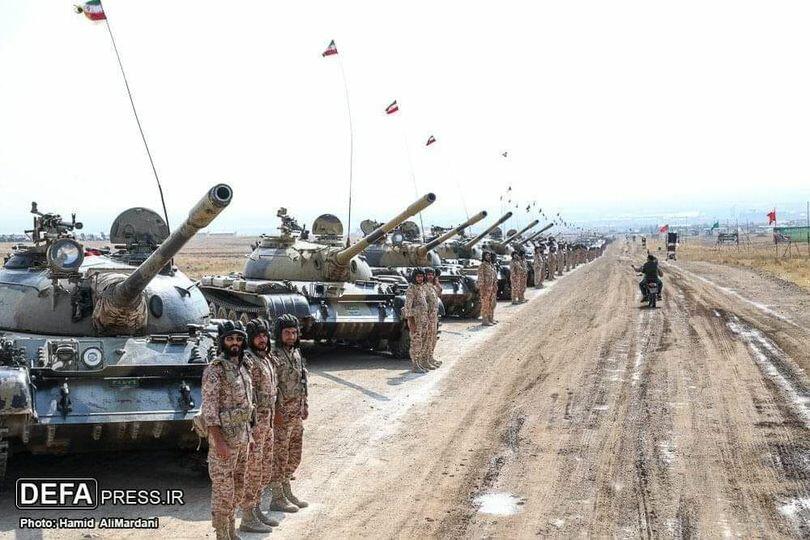 İranın sərhədimizə yığdığı ordu və texnikanın yeri - Foto