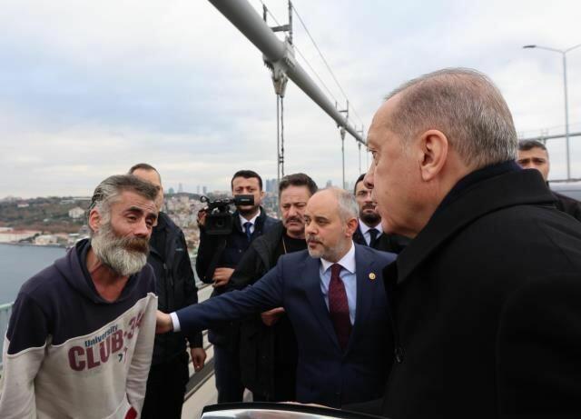 Erdogan saved a person who wanted to throw himself -