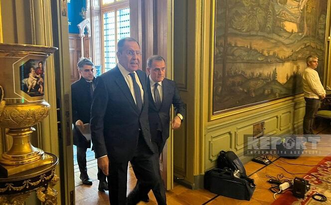 Lavrov broke the rules of etiquette in a meeting -