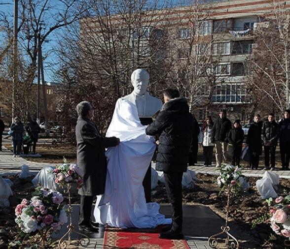 Həştərxanda Maqomayevin büstü açıldı - Foto