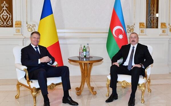 Ilham Aliyev holds one-on-one meeting with  Klaus Iohannis
