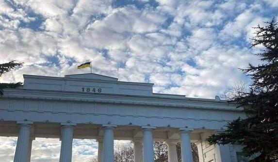 Crimea court jails two for passing Kyiv military data