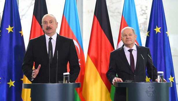Алиев и Шольц проводят совместную пресс-конференцию