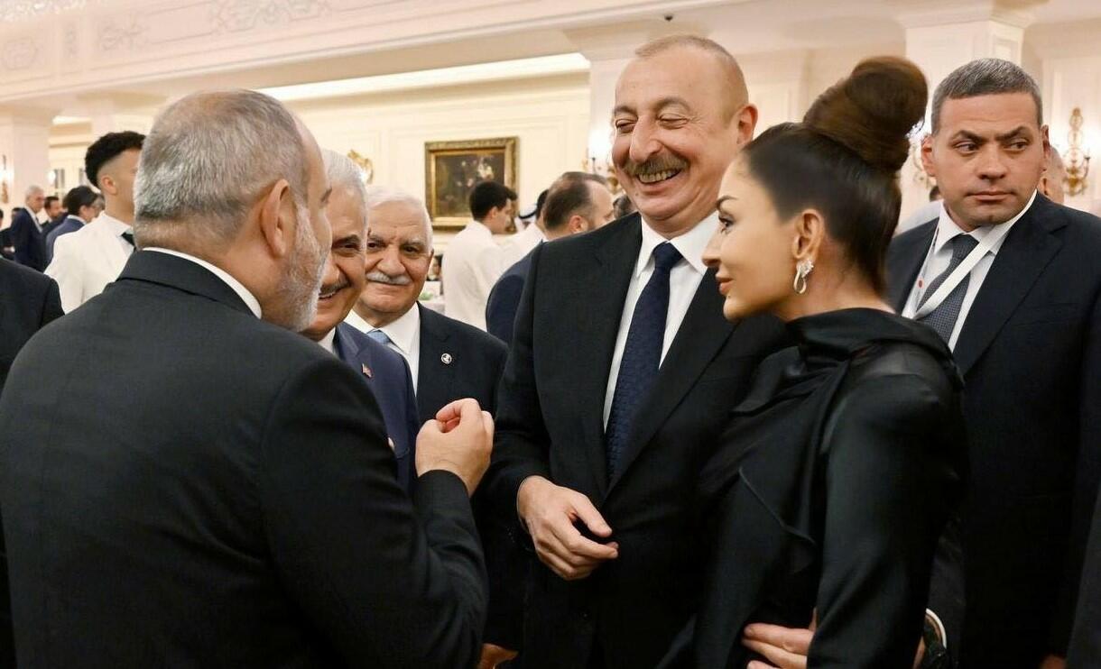 Images of Aliyev and Pashinyan became the agenda -