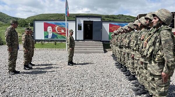 The general watched the command-staff training in Karabakh -