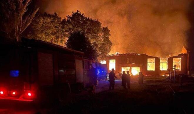Ukraine strikes Russian oil refineries - Video