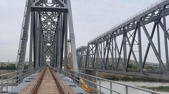 Seven dead, nine missing after rope breaks at China bridge