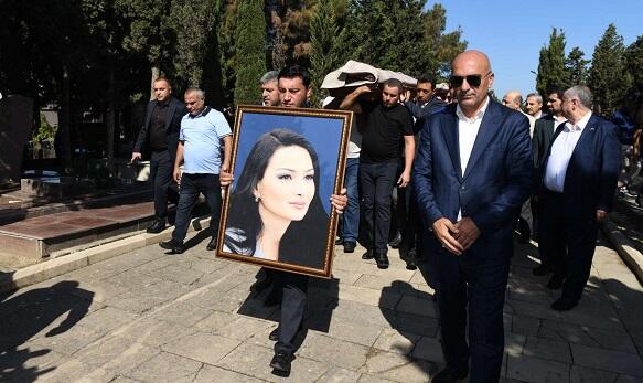 Presidential assistants at Pashayeva's funeral -